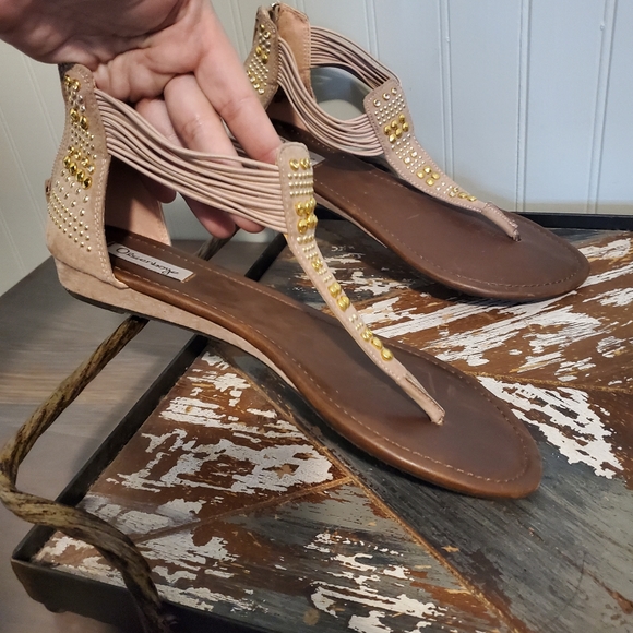 Rhinestoned Beige Sandals T Strap Zip Up Neutral Gold Silver US 8.5 - Picture 5 of 11